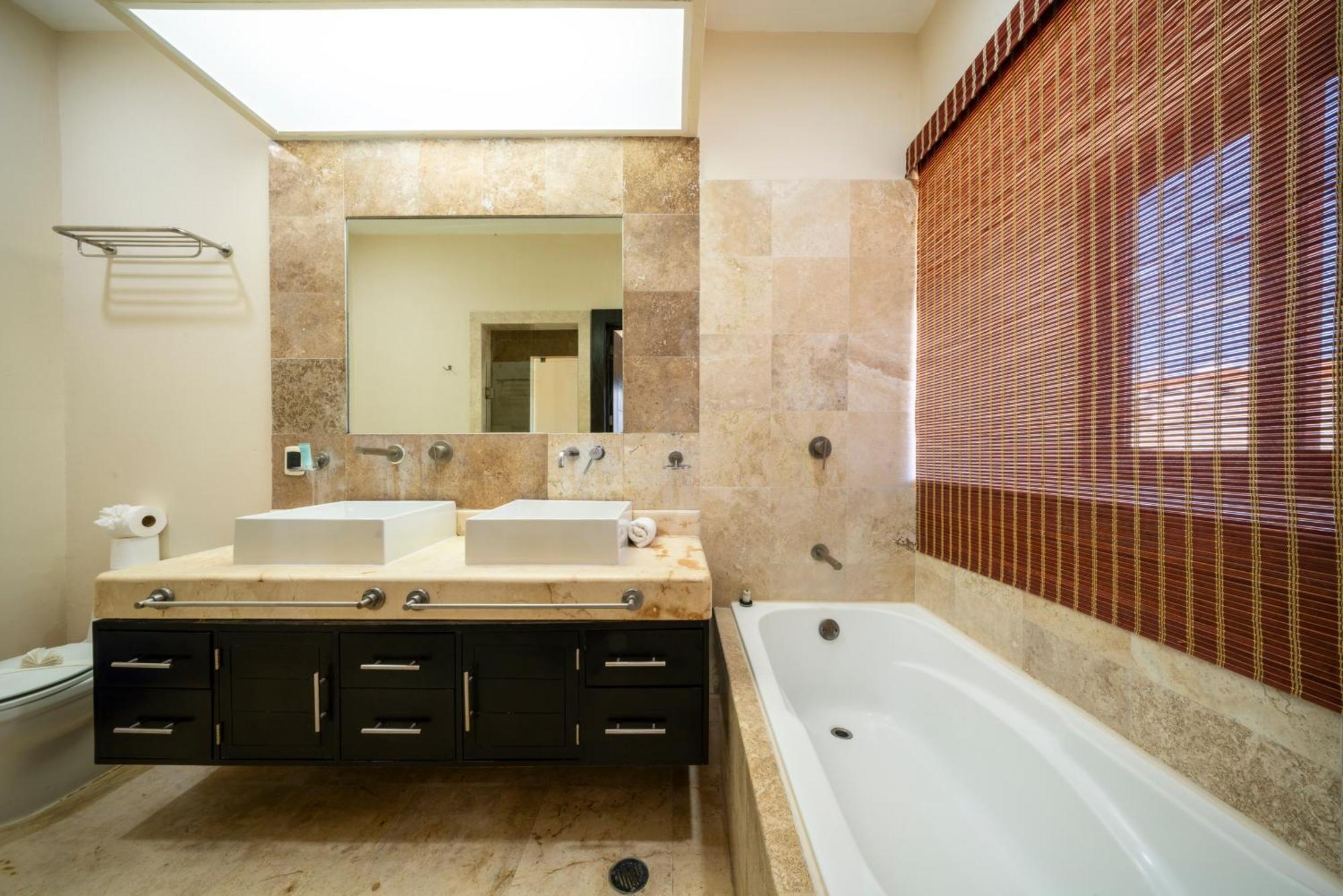 Beachfront 1 Bedroom Condo - El Faro, Surf 407 Playa del Carmen Exterior photo