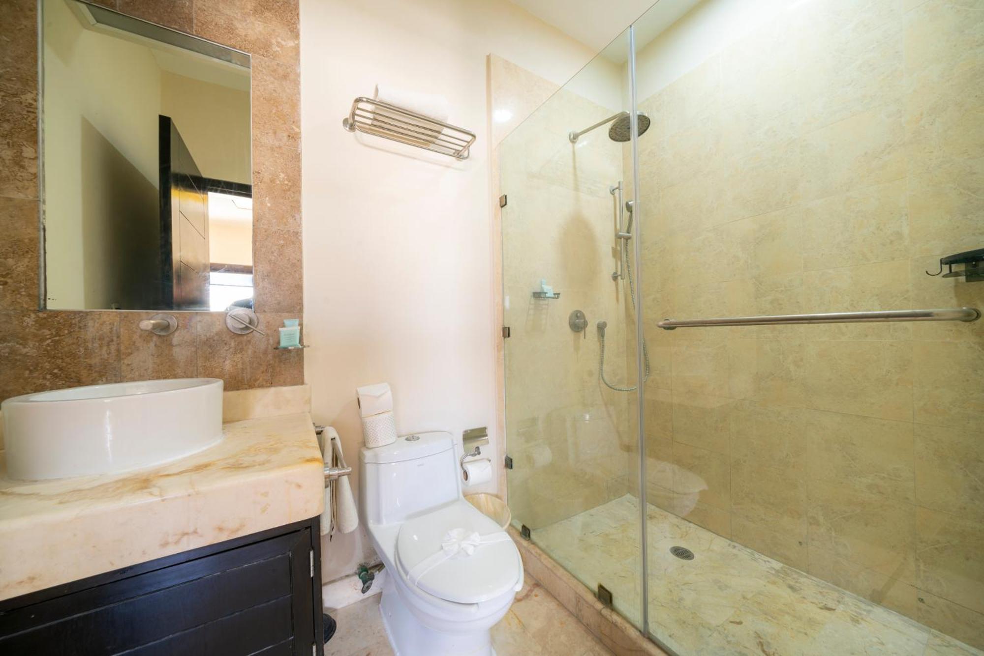 Beachfront 1 Bedroom Condo - El Faro, Surf 407 Playa del Carmen Exterior photo