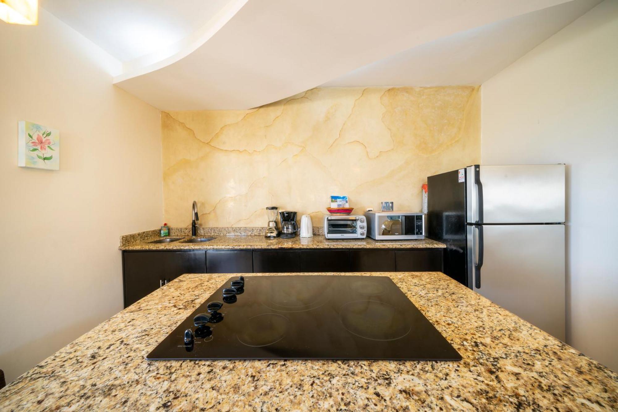 Beachfront 1 Bedroom Condo - El Faro, Surf 407 Playa del Carmen Exterior photo